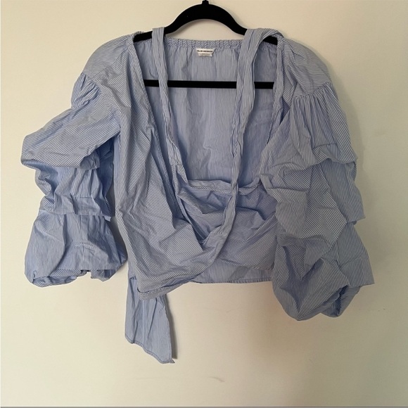 Club Monaco Wrap Pinstripe Top XS - Picture 6 of 7